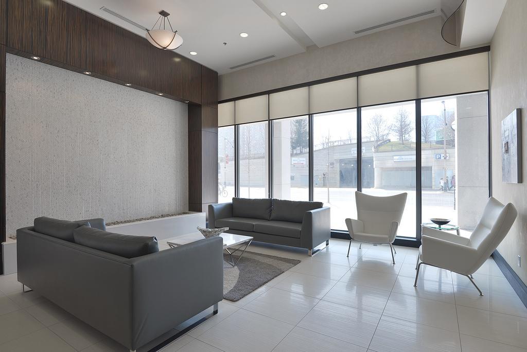 Napa Furnished Suites At Cn Tower & Maple Leaf Square โตรอนโต ห้อง รูปภาพ