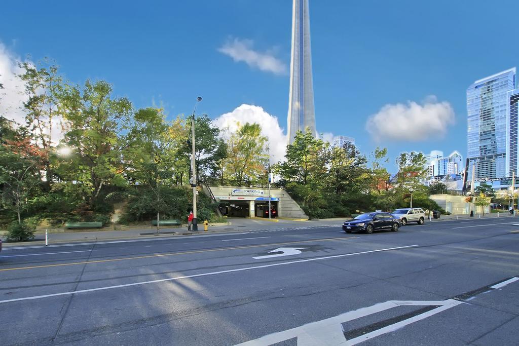 Napa Furnished Suites At Cn Tower & Maple Leaf Square โตรอนโต ภายนอก รูปภาพ