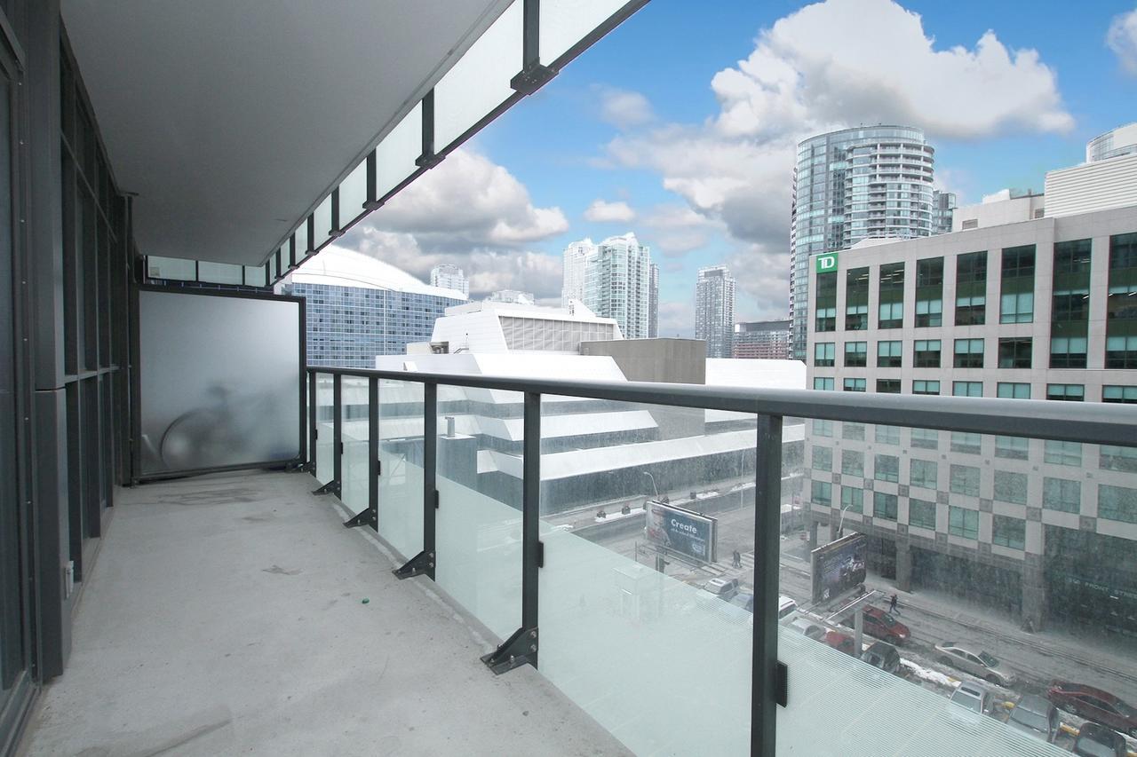 Napa Furnished Suites At Cn Tower & Maple Leaf Square โตรอนโต ภายนอก รูปภาพ