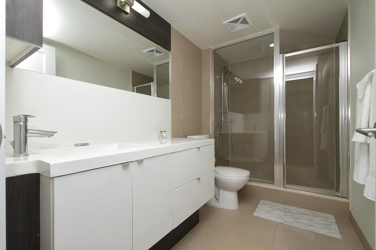 Napa Furnished Suites At Cn Tower & Maple Leaf Square โตรอนโต ภายนอก รูปภาพ