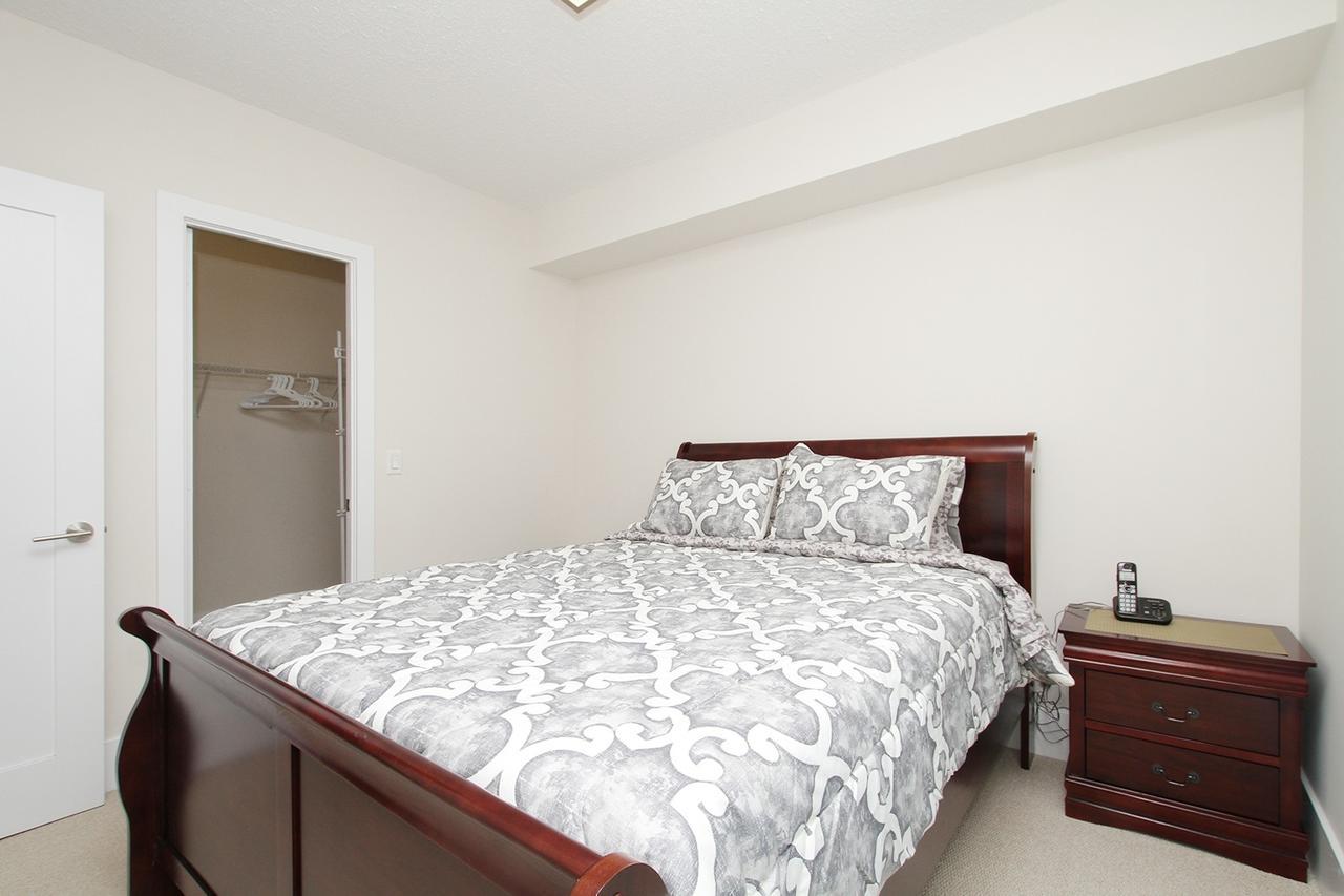Napa Furnished Suites At Cn Tower & Maple Leaf Square โตรอนโต ภายนอก รูปภาพ