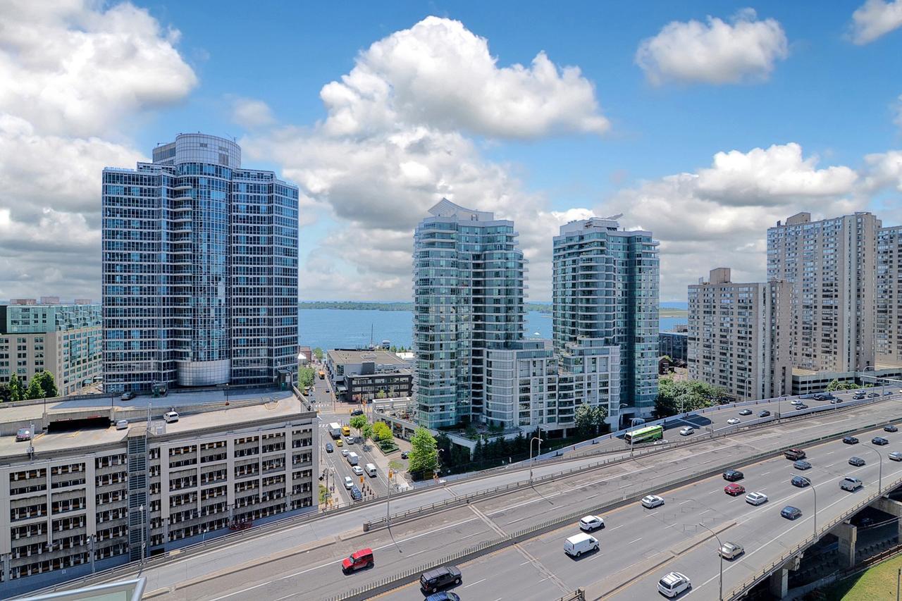 Napa Furnished Suites At Cn Tower & Maple Leaf Square โตรอนโต ภายนอก รูปภาพ