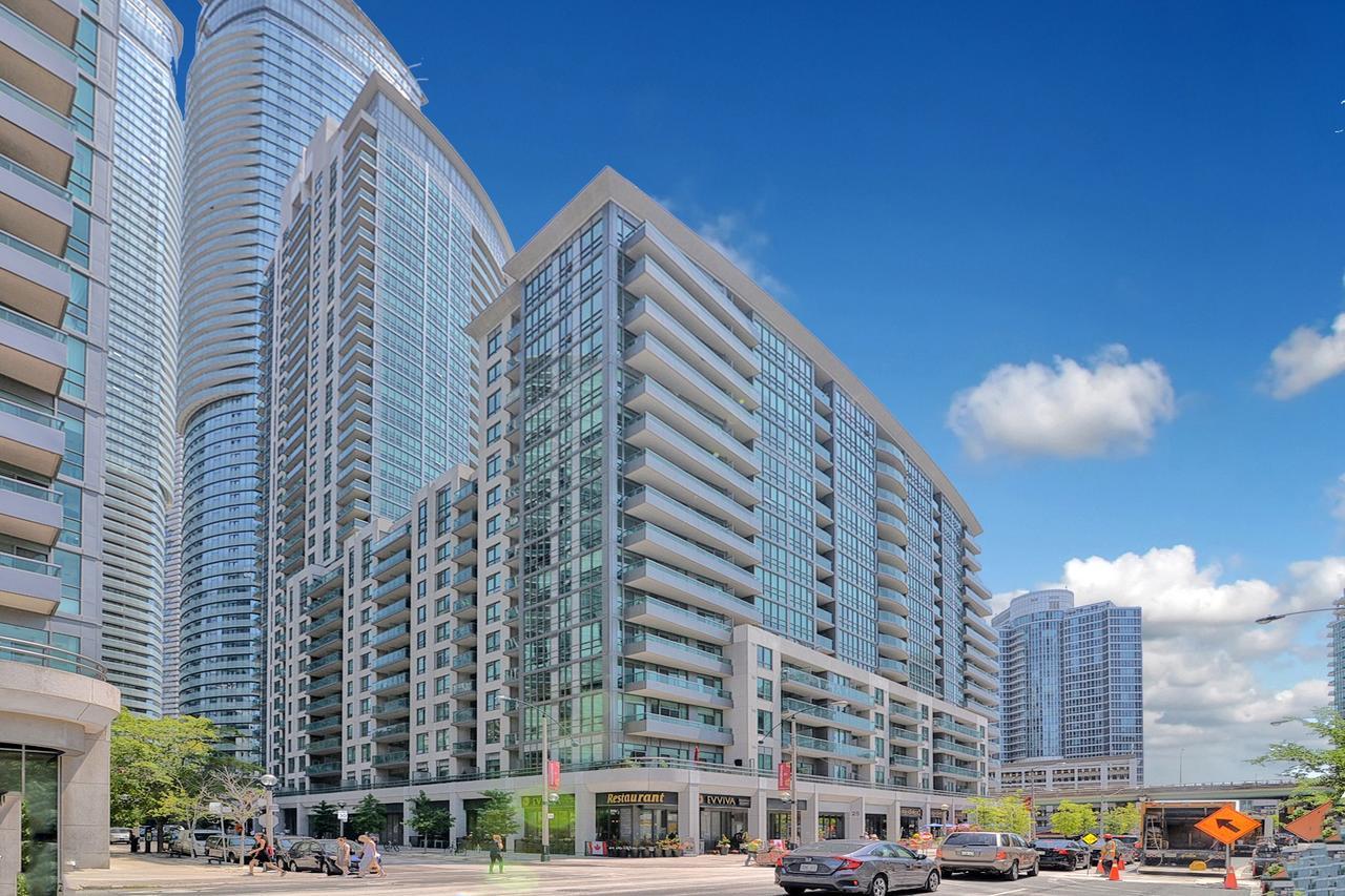 Napa Furnished Suites At Cn Tower & Maple Leaf Square โตรอนโต ภายนอก รูปภาพ
