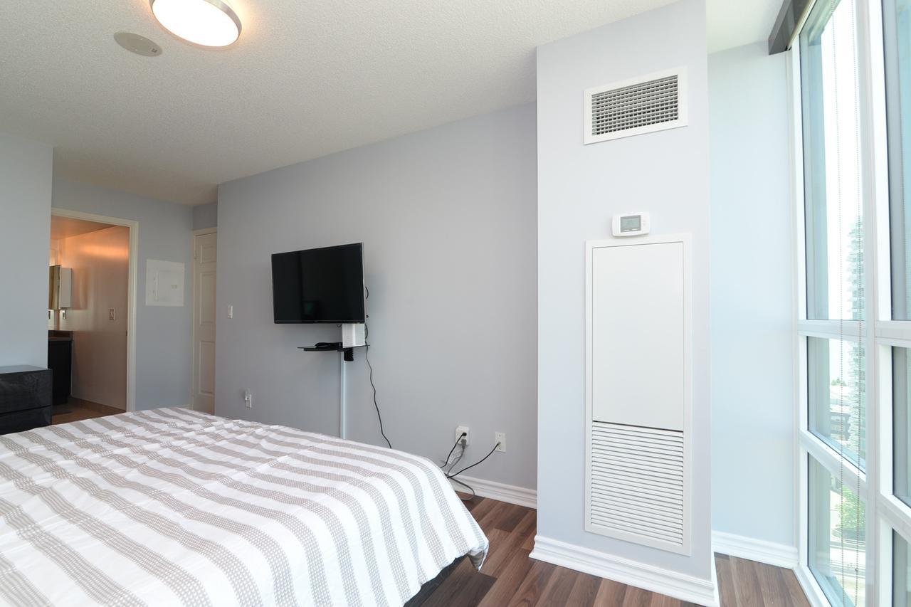 Napa Furnished Suites At Cn Tower & Maple Leaf Square โตรอนโต ภายนอก รูปภาพ