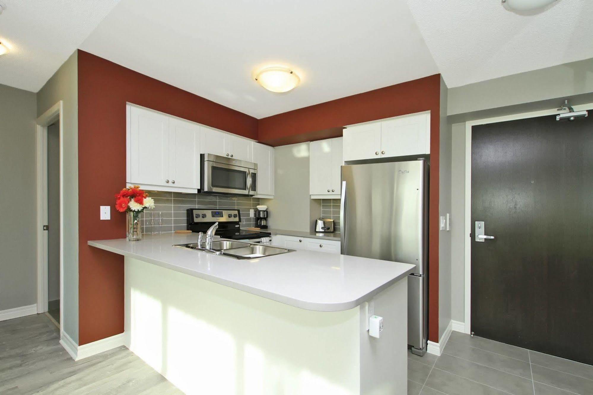 Napa Furnished Suites At Cn Tower & Maple Leaf Square โตรอนโต ภายนอก รูปภาพ