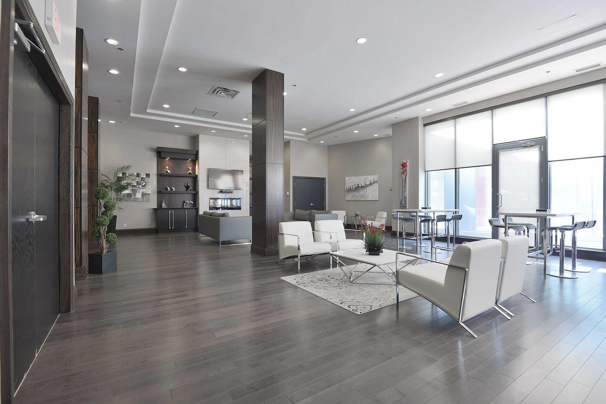 Napa Furnished Suites At Cn Tower & Maple Leaf Square โตรอนโต ภายนอก รูปภาพ