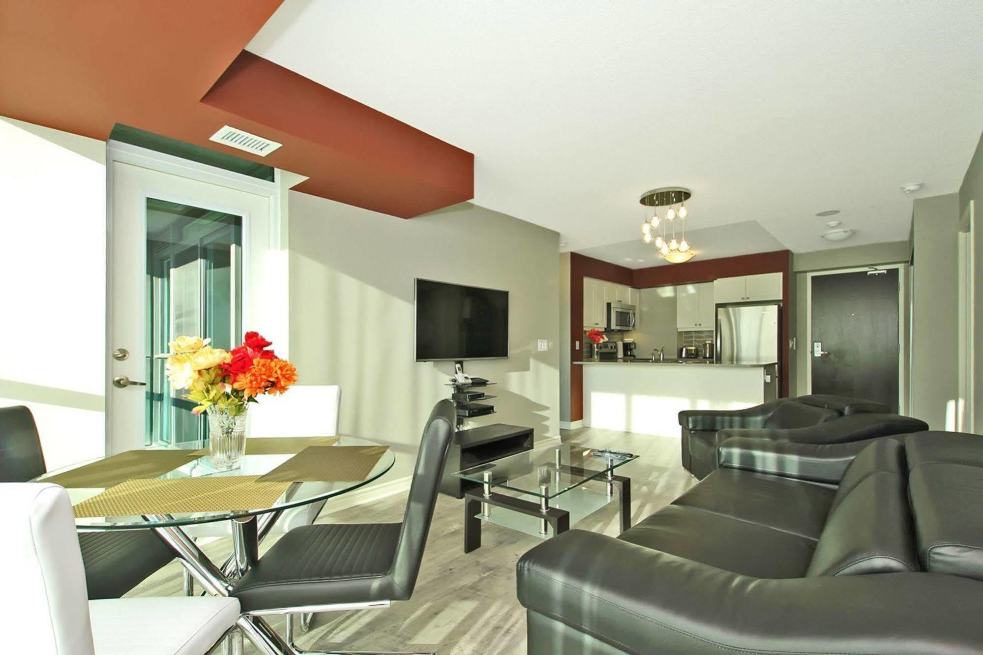 Napa Furnished Suites At Cn Tower & Maple Leaf Square โตรอนโต ภายนอก รูปภาพ