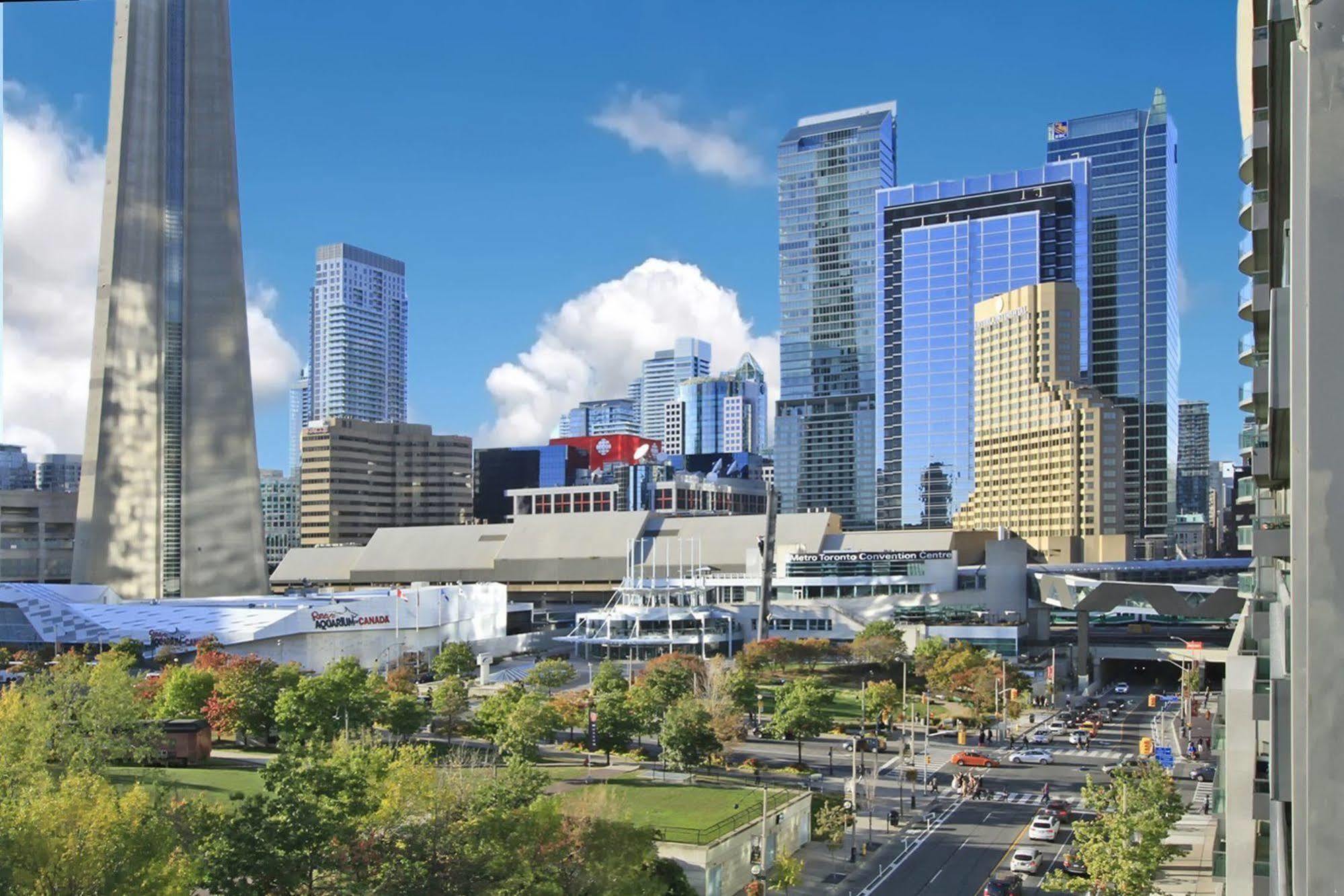 Napa Furnished Suites At Cn Tower & Maple Leaf Square โตรอนโต ภายนอก รูปภาพ